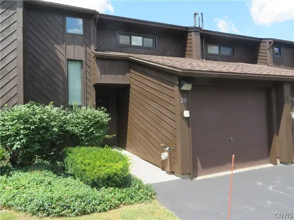 28 Sherman Oaks Drive, New Hartford, NY 13413