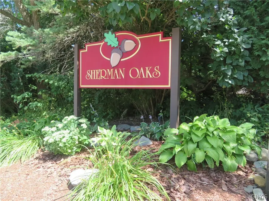 28 Sherman Oaks Drive, New Hartford, NY 13413 - #2