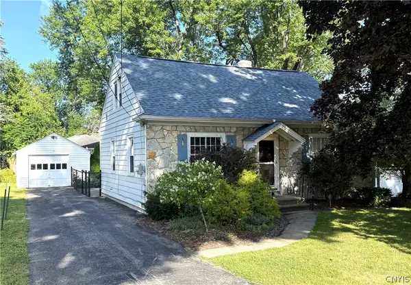 3 Marks Place, New Hartford, NY 13413