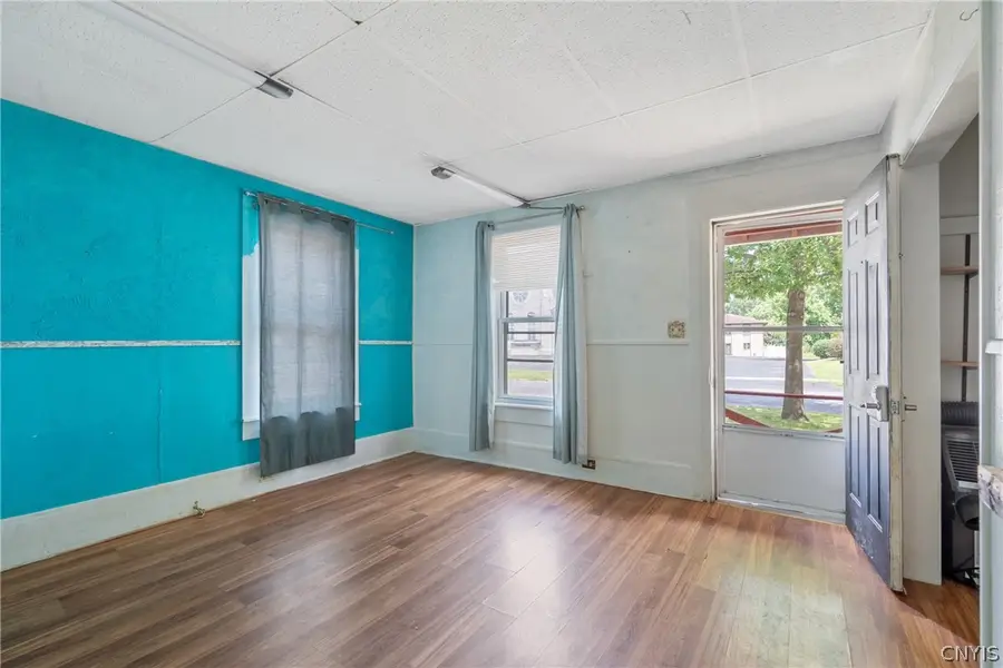 229 W Ellis Street, East Syracuse, NY 13057 - #3