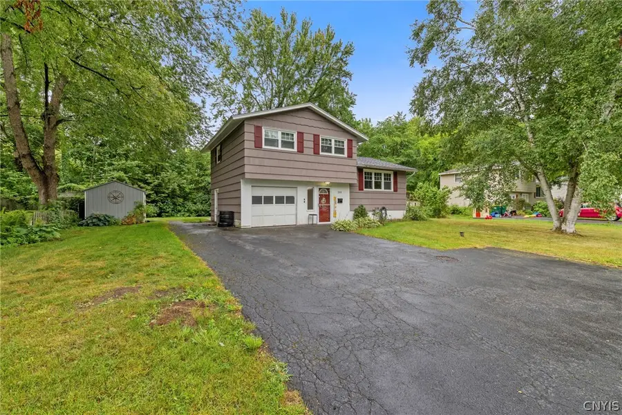 203 Wells Avenue W, Syracuse, NY 13212 - #2