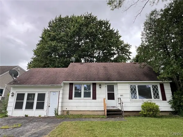 102 S Manor Drive, East Syracuse, NY 13057
