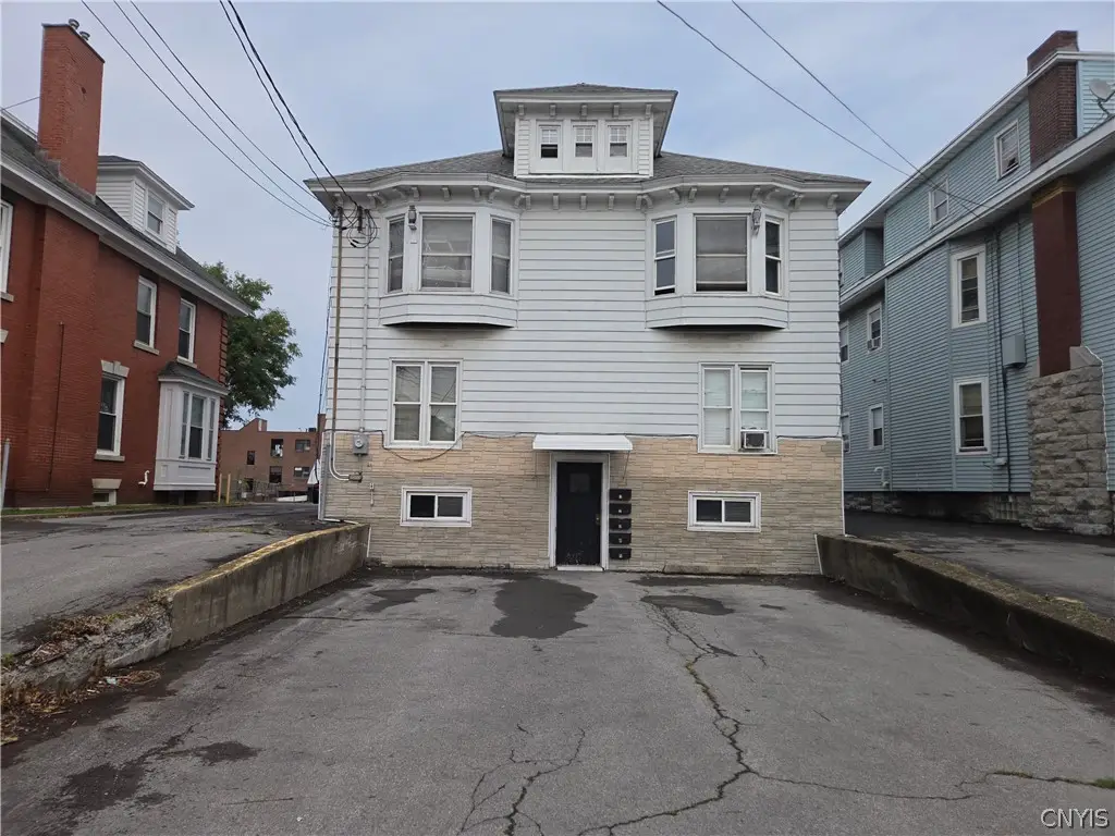 1062 W Genesee St, Syracuse, NY 13204 - #1