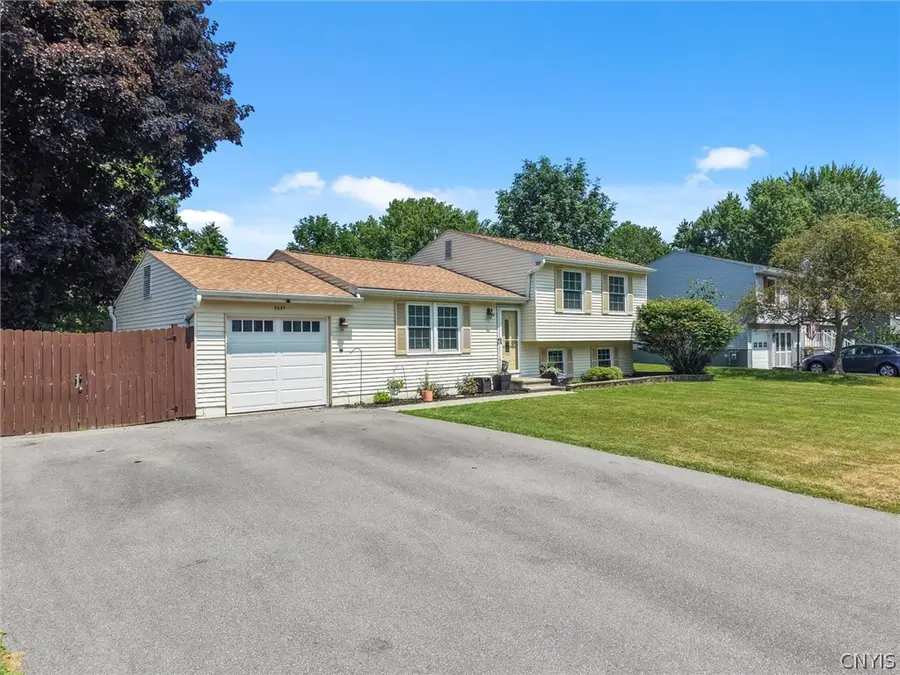 4207 Stepping Stone Lane, Liverpool, NY 13090 - #2