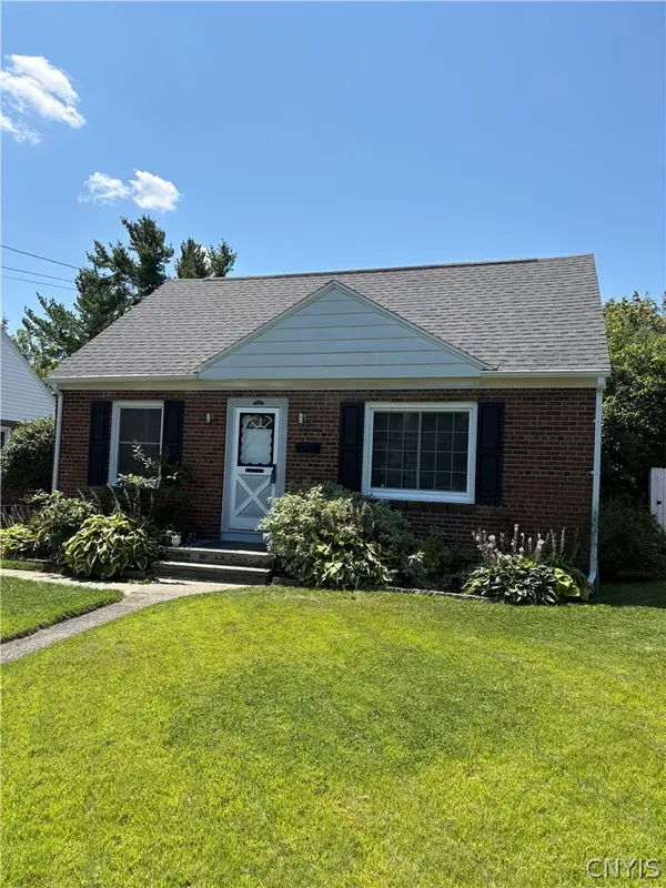 233 Russell Avenue, Liverpool, NY 13088