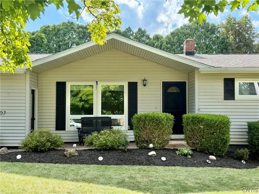 107 Sylvan Way, Camillus, NY 13031 - #3