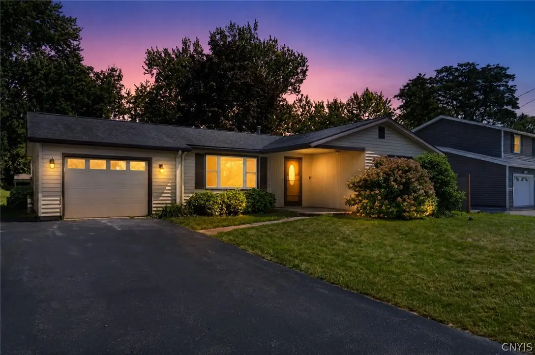 7886 Walnut Place, Liverpool, NY 13090 - #1