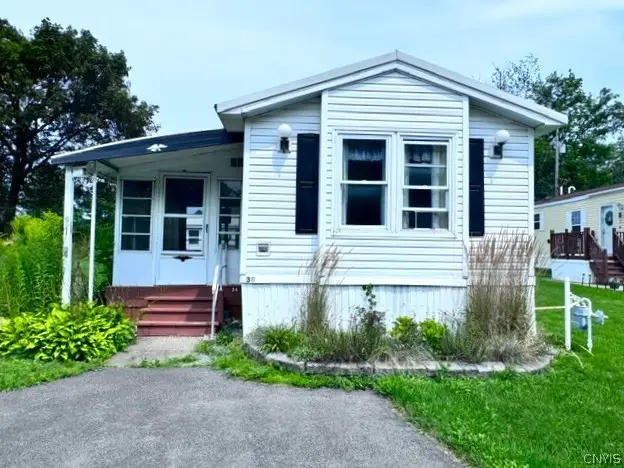 38 Pine Cir, Sauquoit, NY 13456 - #2