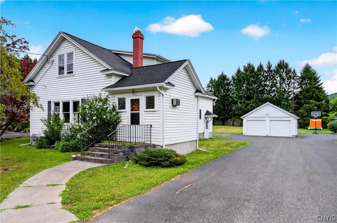 4304 Fay Rd, Syracuse, NY 13219 - #1