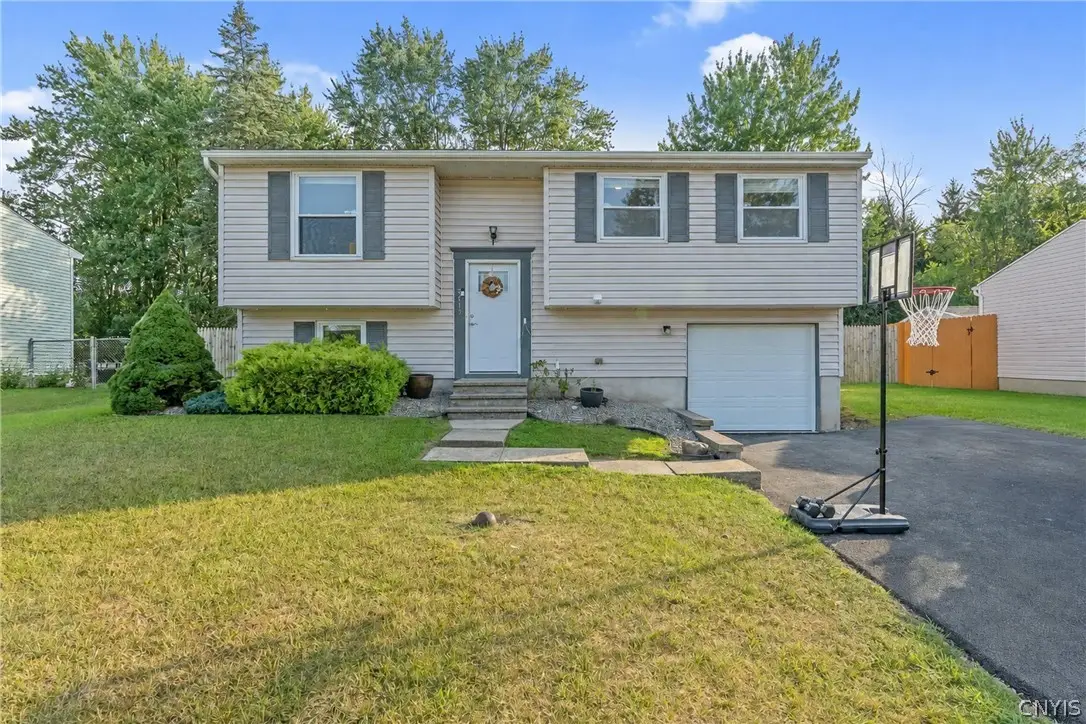 5013 Dahlia Circle, Liverpool, NY 13088 - #1