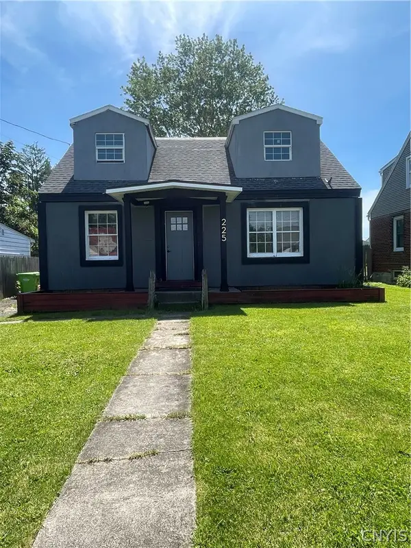 225 Russell Avenue, Liverpool, NY 13088