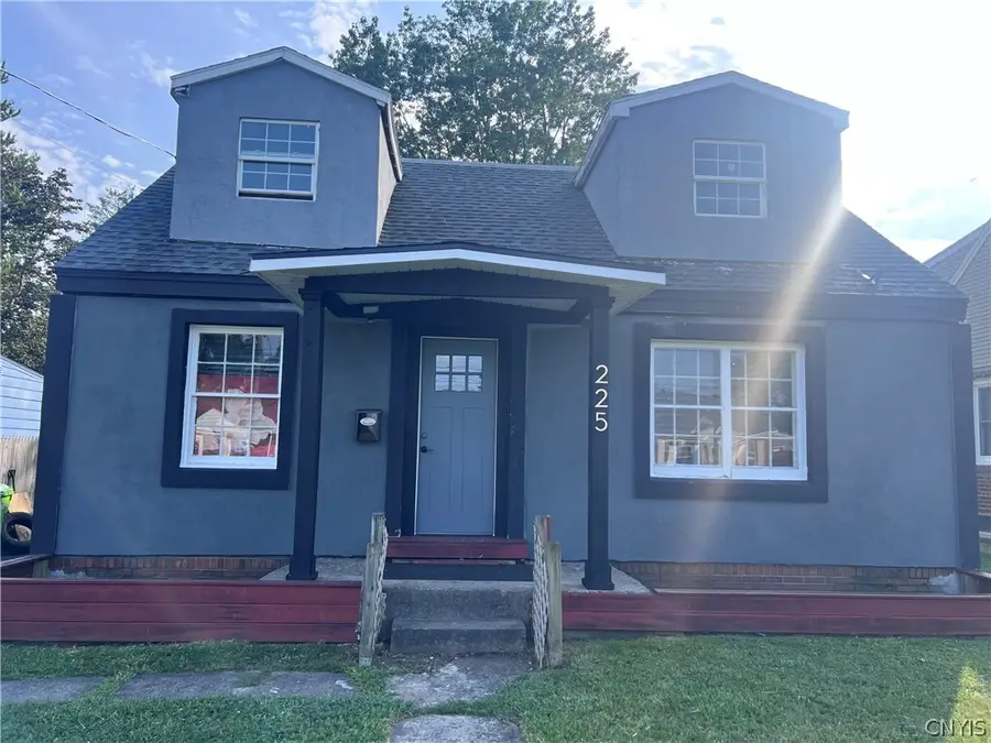 225 Russell Avenue, Liverpool, NY 13088 - #2