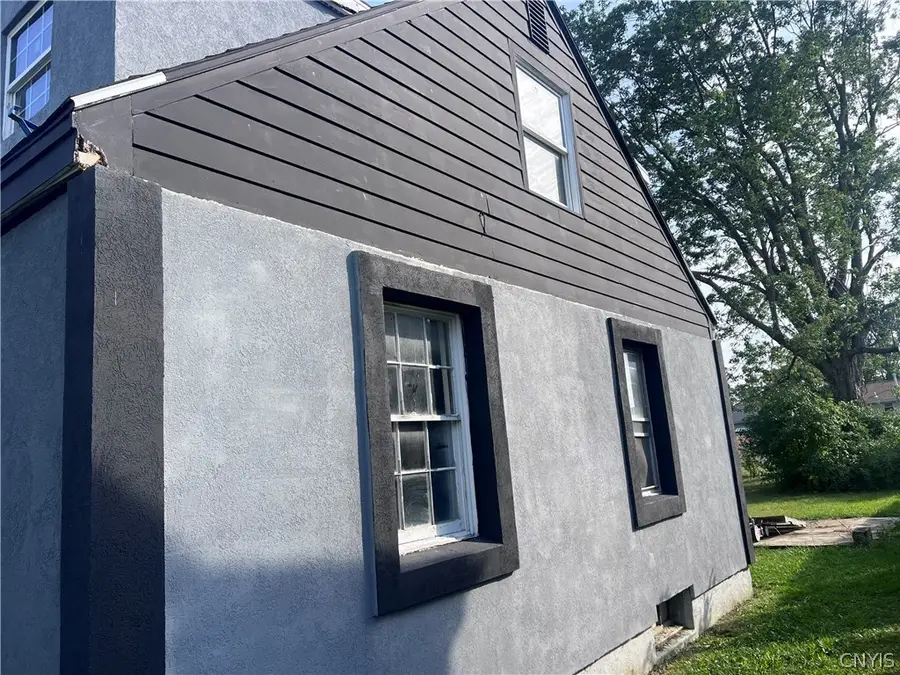 225 Russell Avenue, Liverpool, NY 13088 - #3