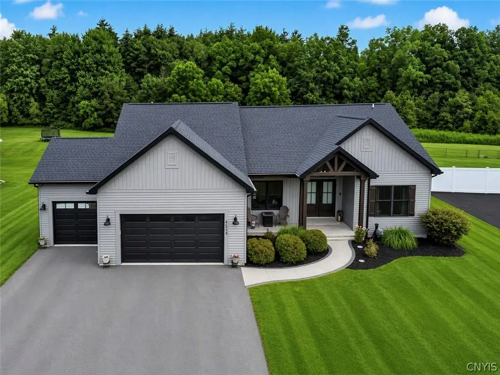 4534 Hollyshire, Clay, NY 13041 - #1