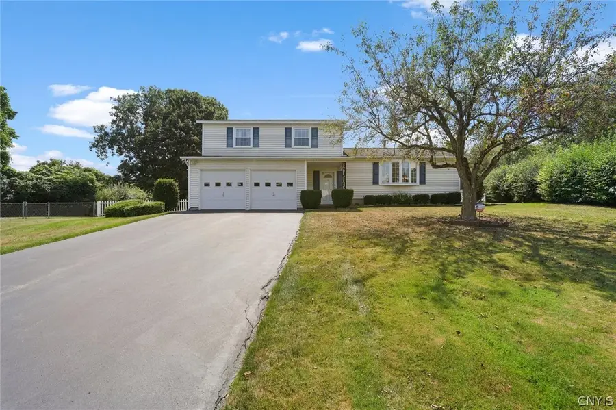 6870 Crystalwood Drive, Liverpool, NY 13088 - #2