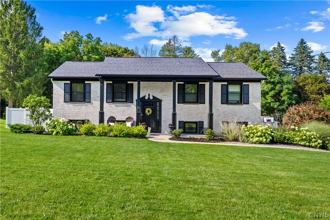 12 Woodberry Road, New Hartford, NY 13413 - #1