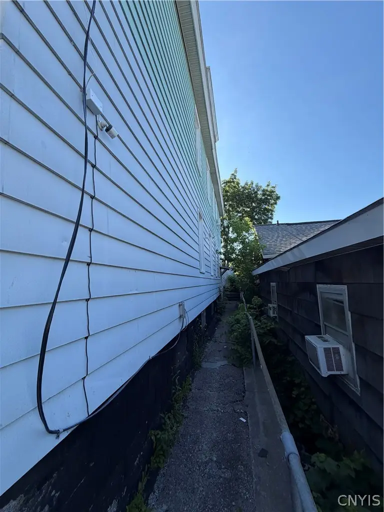 624 E Division Street, Syracuse, NY 13208 - #3