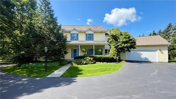 1021 Autumntree Ct, Skaneateles, NY 13152