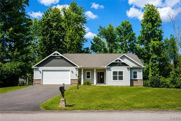 7924 Springwoods Circle, Baldwinsville, NY 13027