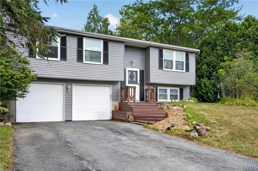 8191 Mantova Dr, Clay, NY 13041 - #2