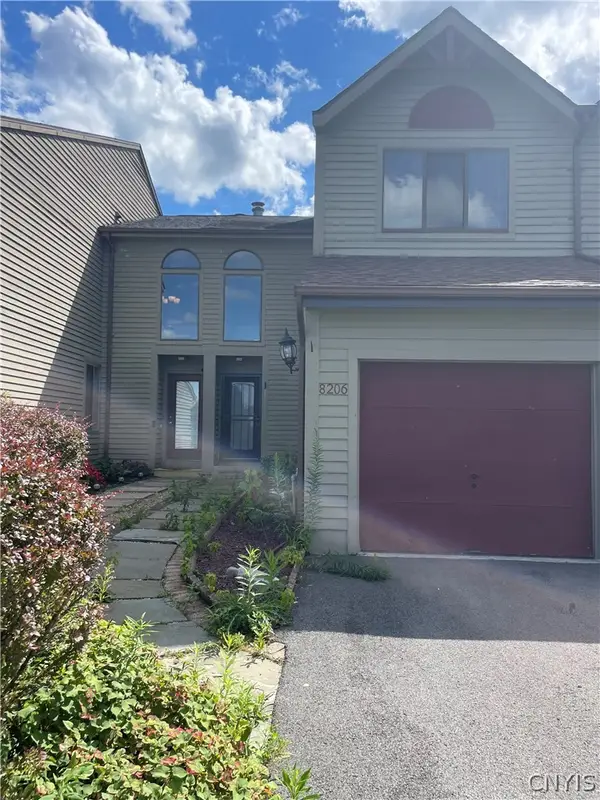 8206 Honeysuckle Drive, Liverpool, NY 13090