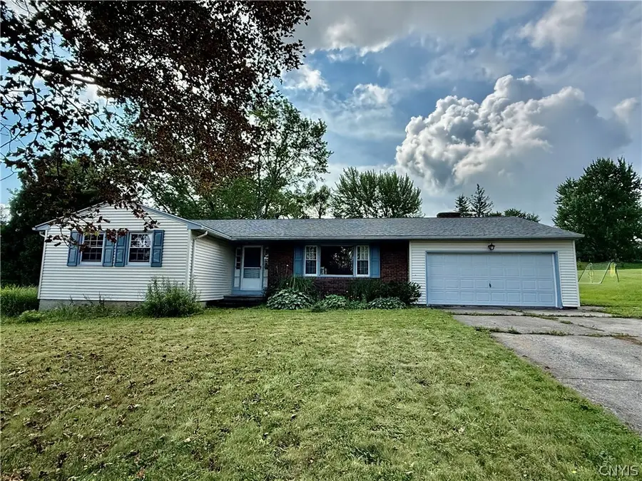4860 Woodbriar Drive, Syracuse, NY 13215 - #2