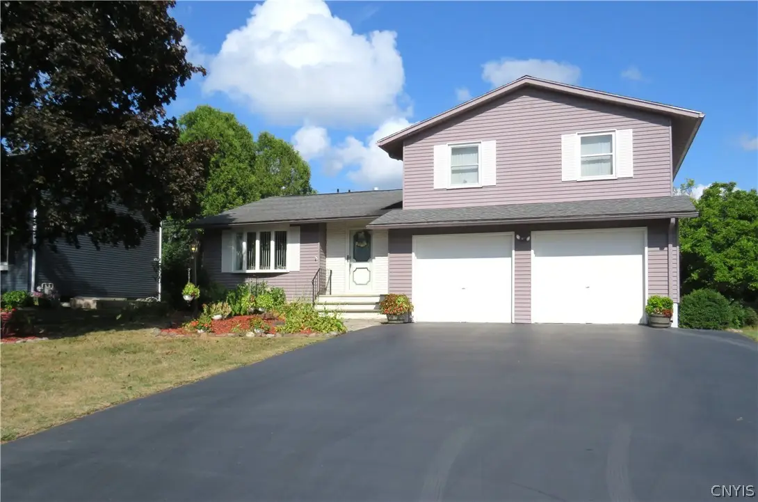 7376 Farmstead Road, Liverpool, NY 13088 - #1