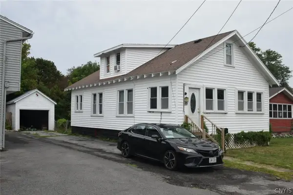 337 Roxford Road N, Syracuse, NY 13208