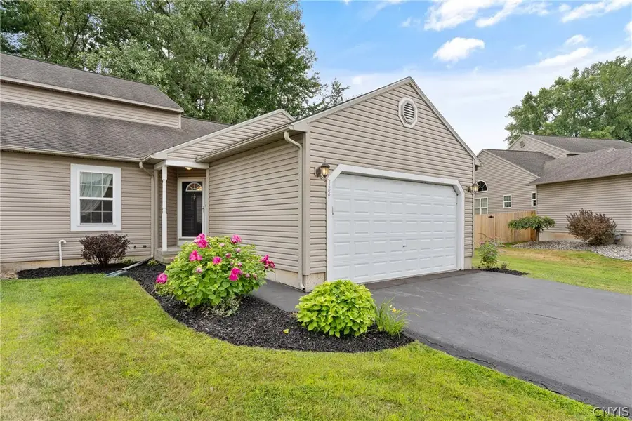 122 Slindes Woods Circle, North Syracuse, NY 13212 - #2