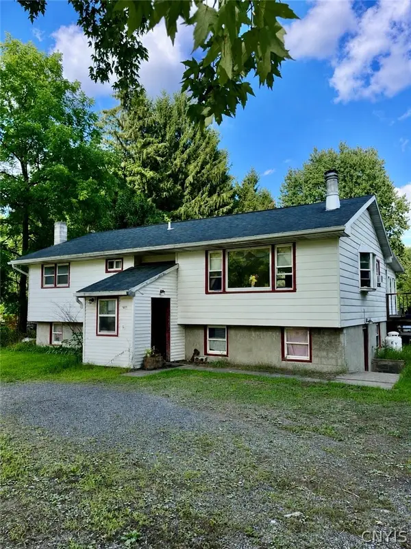 11490 White Road, Cato, NY 13033