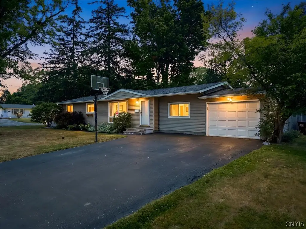 126 Grandy Drive, Liverpool, NY 13088 - #1