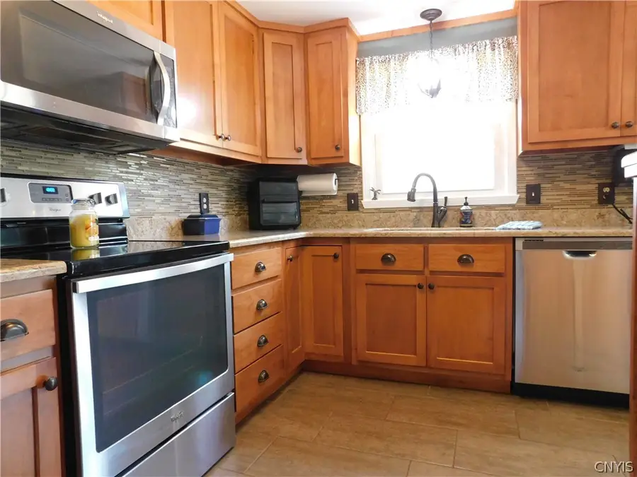 211 Stroud Street, Canastota, NY 13032 - #3