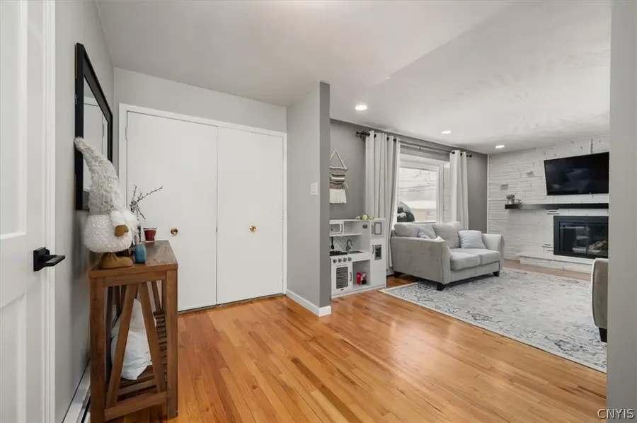 46 Young Avenue, New York Mills, NY 13417 - #3