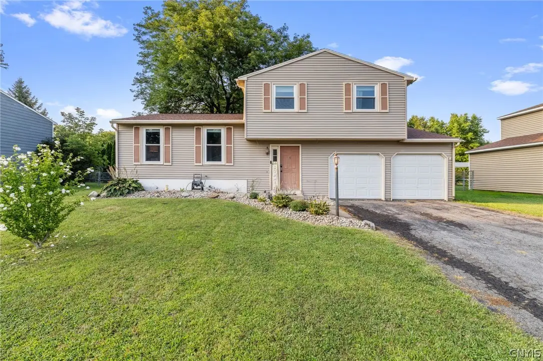 8149 Scotia Lane, Liverpool, NY 13090 - #1