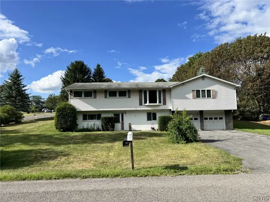 17 Carol Drive, Camillus, NY 13031 - #3