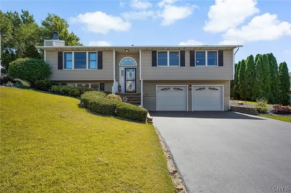 202 Chestnut Hill Drive, Liverpool, NY 13088