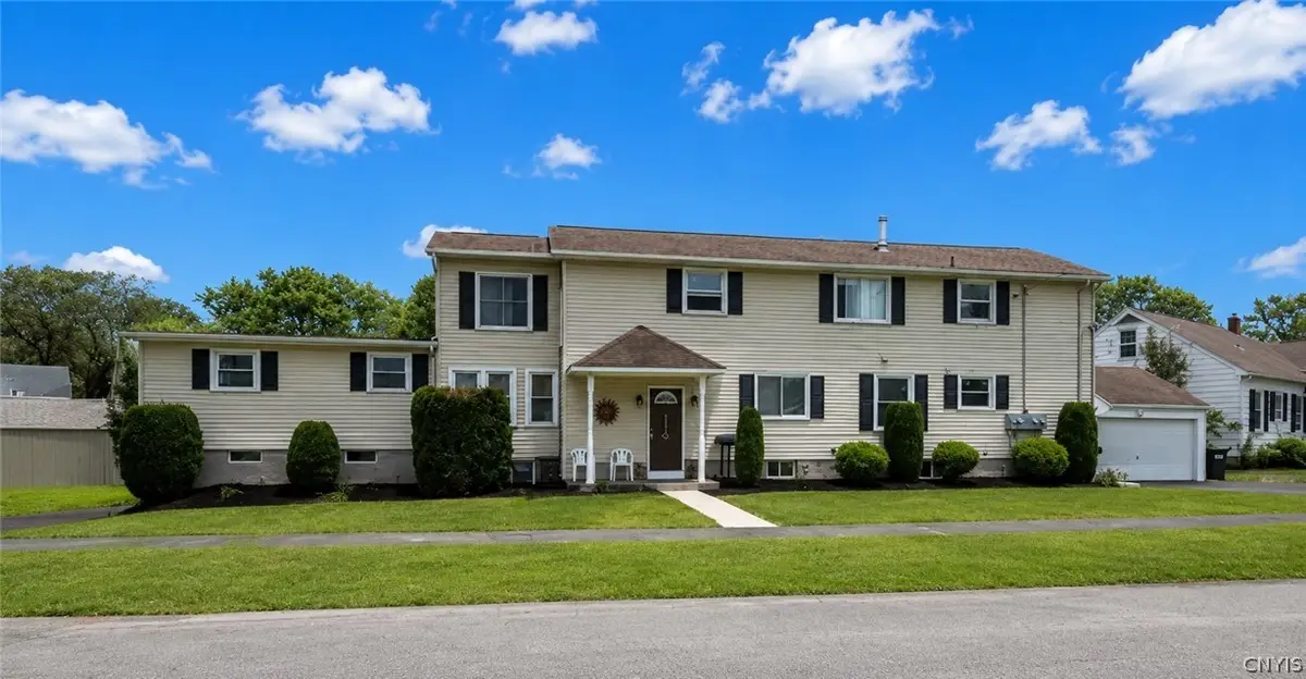 520 Roxford Road S, Syracuse, NY 13208 - #1