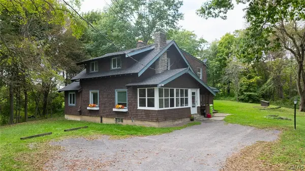 8667 E Seneca, Manlius, NY 13104