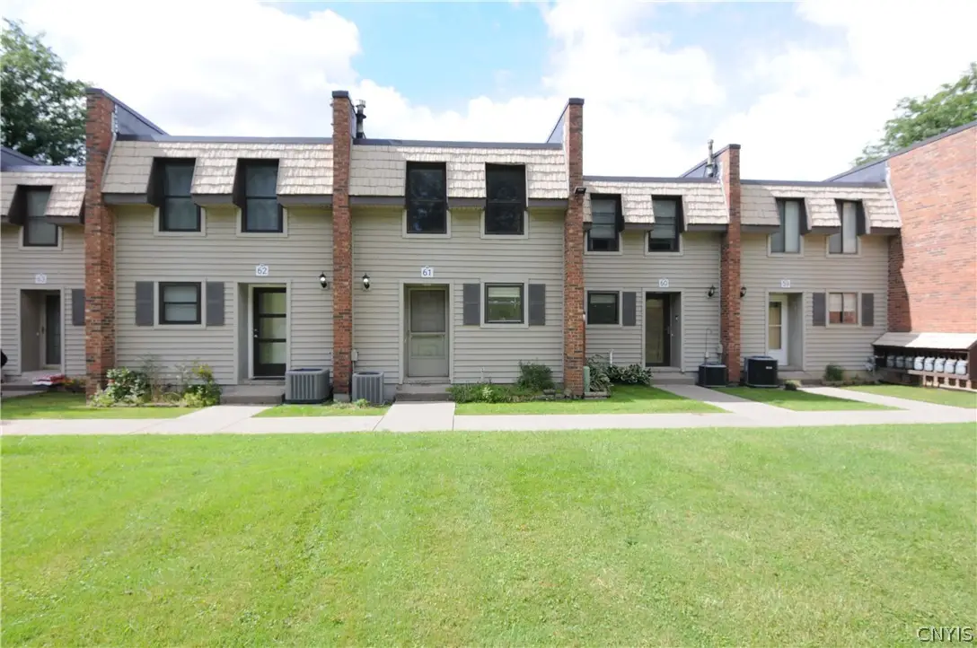 61 Chestnut Hills, New Hartford, NY 13413 - #1