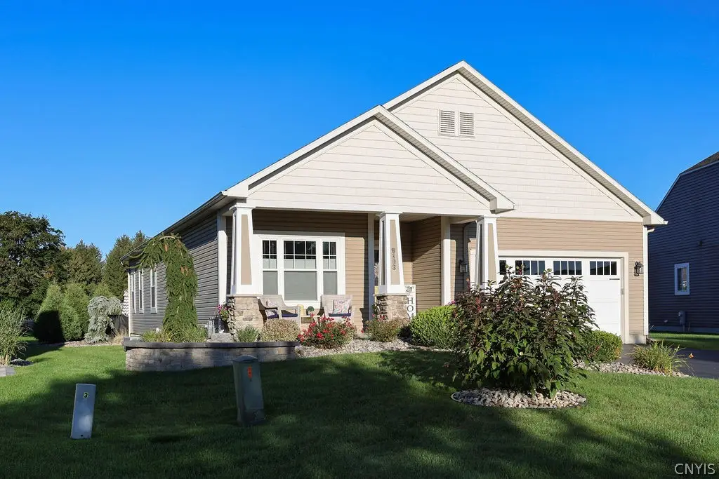 8193 Fenimore Court, Liverpool, NY 13090 - #1