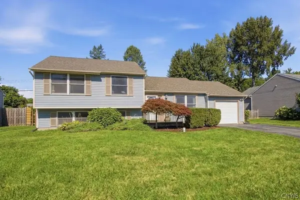 13 Inglesid Lane, Liverpool, NY 13090