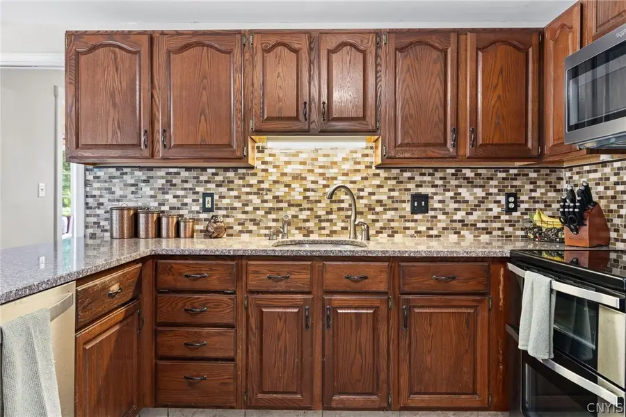 8213 Molson, Liverpool, NY 13090 - #3
