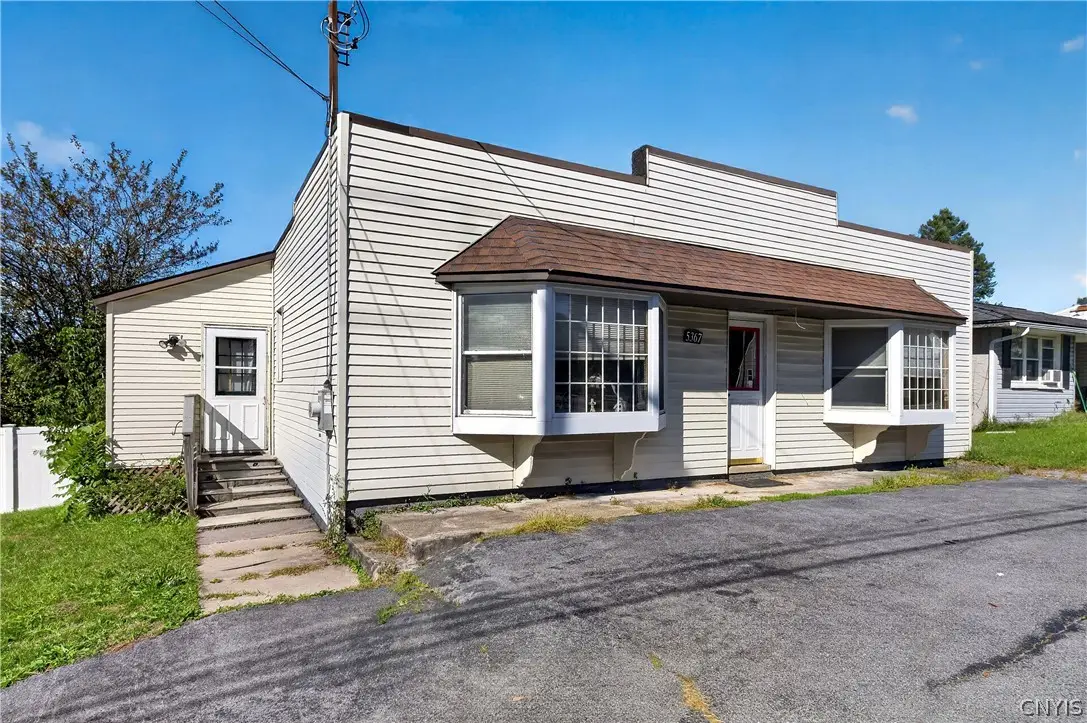 5367 Bear Road, Syracuse, NY 13212 - #1