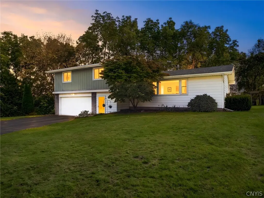 133 Oak Hollow Road, Syracuse, NY 13214 - #1