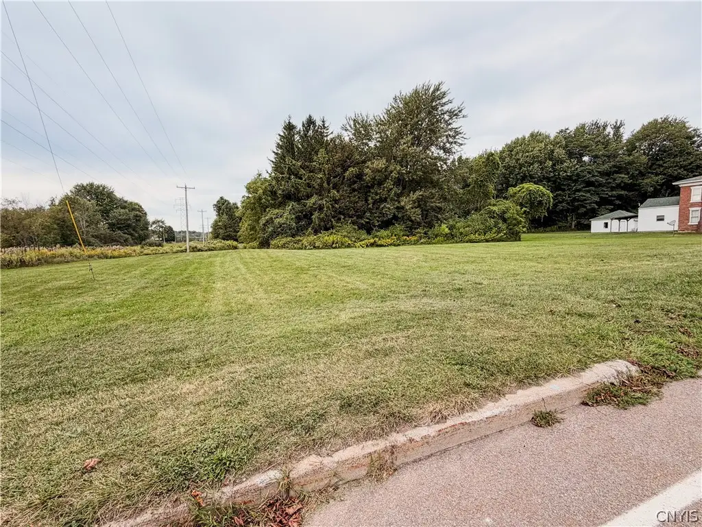 400 W 5th Street, Oswego, NY 13126 - #1