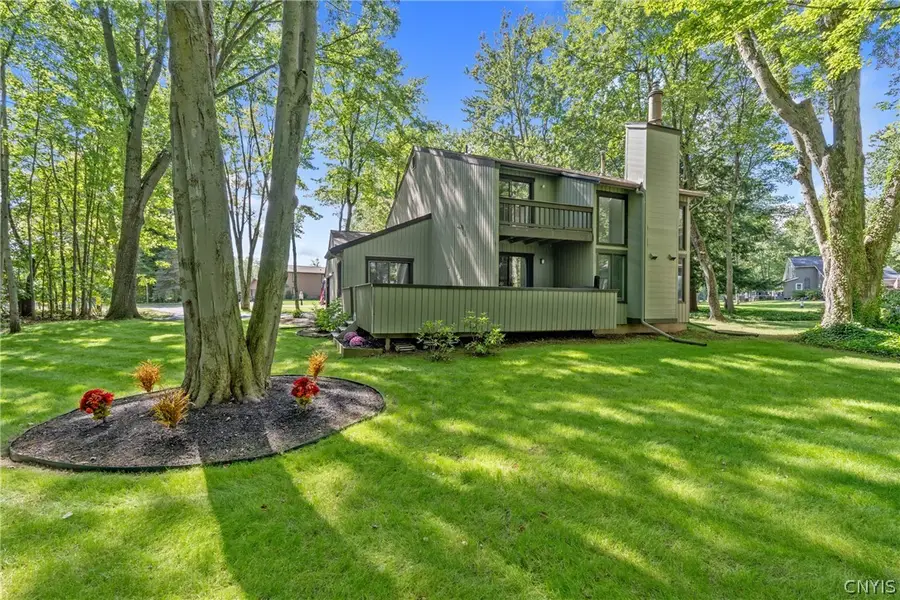 8711 Radburn Drive, Baldwinsville, NY 13027 - #2