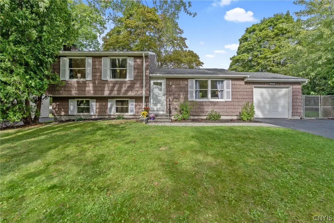 4245 Hunting Creek Dr, Clay, NY 13041 - #1