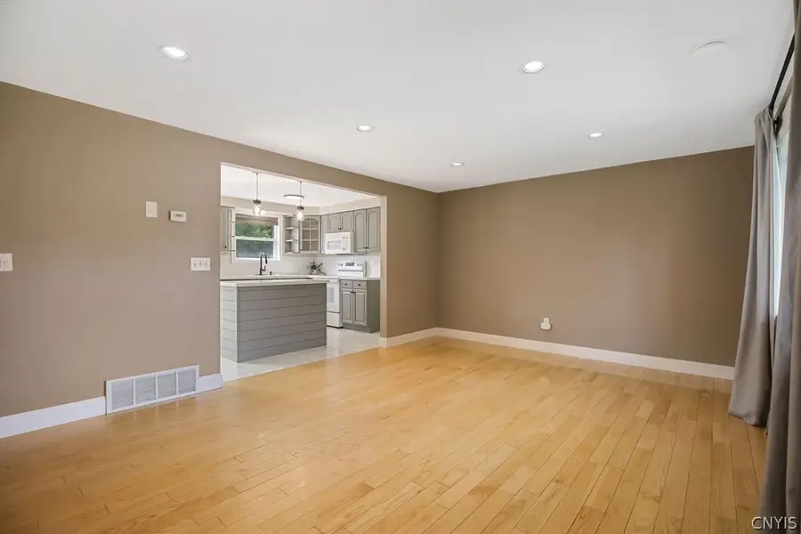 6007 Bannister Drive, Cicero, NY 13039 - #3