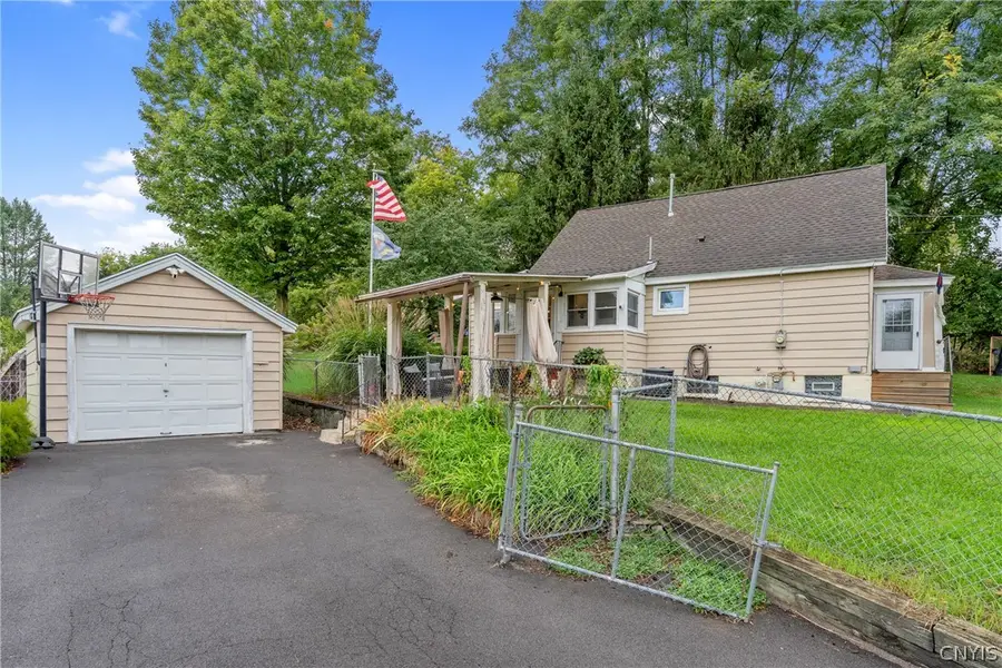 106 Edgeworth Avenue, Syracuse, NY 13219 - #3