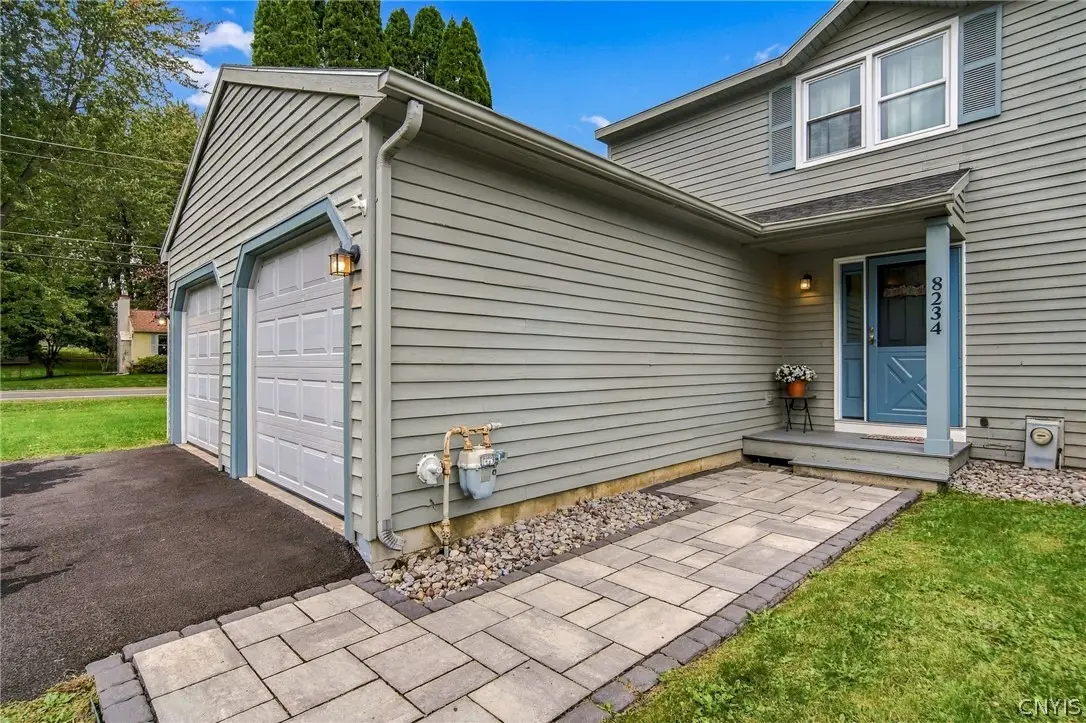 8234 Vicksburg Place, Baldwinsville, NY 13027 - #1